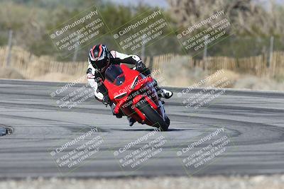 media/Dec-01-2025-Moto Forza (Mon) [[2daa91e15f]]/1-Advanced Group/Session 3 (Turn 3)/